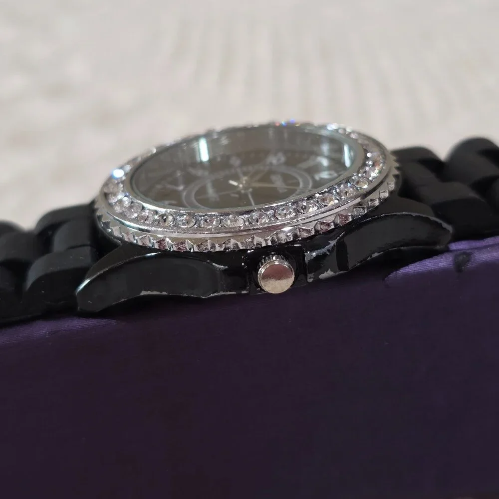 Geneva Black Face Silver Crystal Accent Round Unisex Wrist Watch Silicone Band